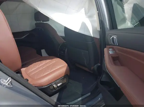 5UX23EM06S9Z52246 2025 BMW X7 - Image 8