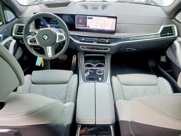 5UX23EM06T9374702 2026 BMW X7 - Image 8