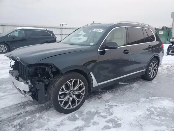 5UX23EM07P9N58584 2023 BMW X7 - Image 1