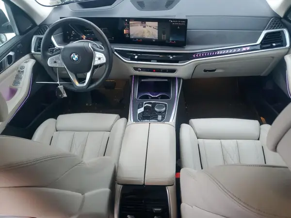 5UX23EM07P9N58584 2023 BMW X7 - Image 8