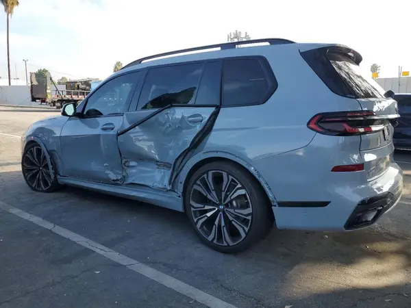 5UX23EM07P9P49972 2023 BMW X7 - Image 2