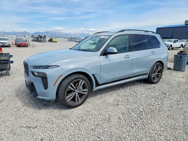 5UX23EM07P9P76086 2023 BMW X7 - Image 1