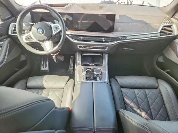 5UX23EM07P9P76086 2023 BMW X7 - Image 8