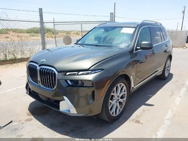 5UX23EM07P9R88373 2023 BMW X7 - Image 2