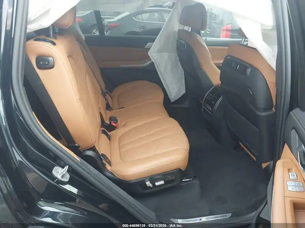 5UX23EM07P9R93153 2023 BMW X7 - Image 8