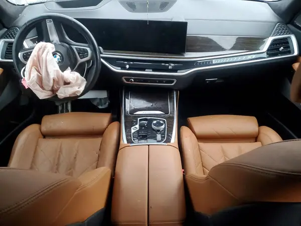 5UX23EM07R9S12750 2024 BMW X7 - Image 8