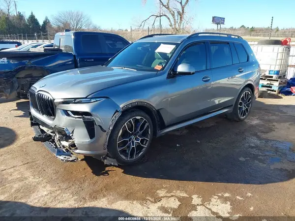 5UX23EM07R9S47451 2024 BMW X7 - Image 2