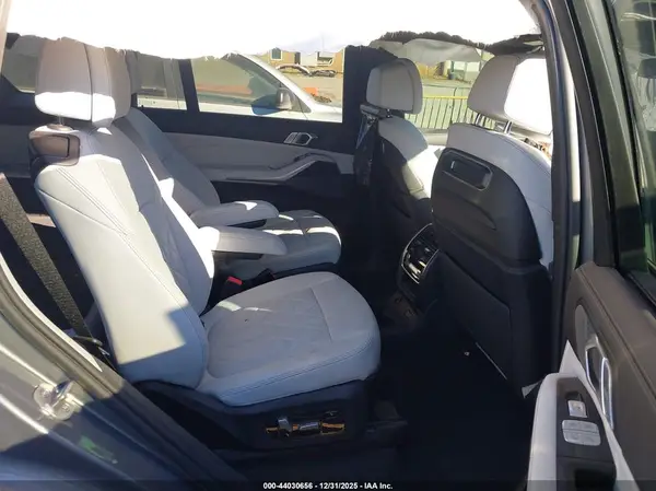 5UX23EM07R9S47451 2024 BMW X7 - Image 8