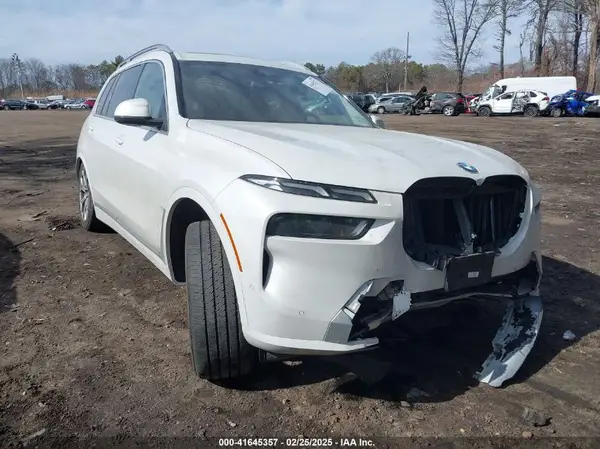 5UX23EM07R9S89246 2024 BMW X7 - Image 1