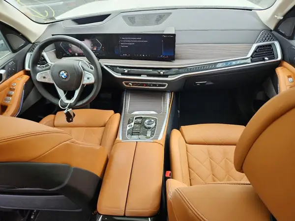 5UX23EM07R9S95628 2024 BMW X7 - Image 8