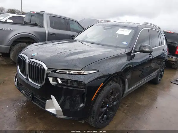 5UX23EM07R9T59490 2024 BMW X7 - Image 2
