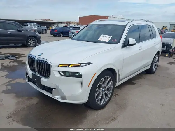5UX23EM07R9U05416 2024 BMW X7 - Image 2
