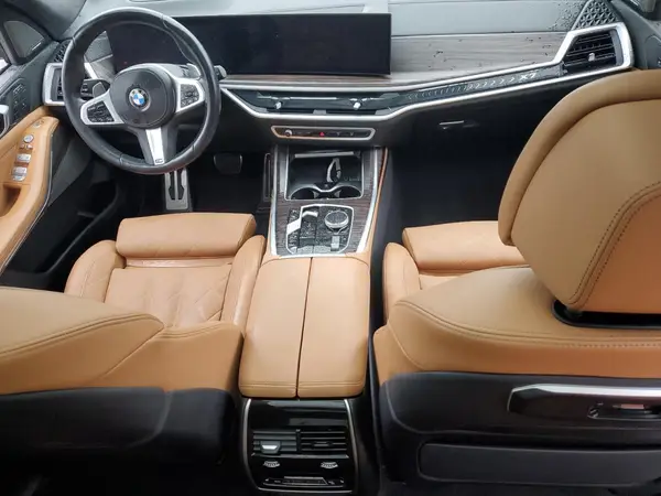 5UX23EM07R9U49531 2024 BMW X7 - Image 8