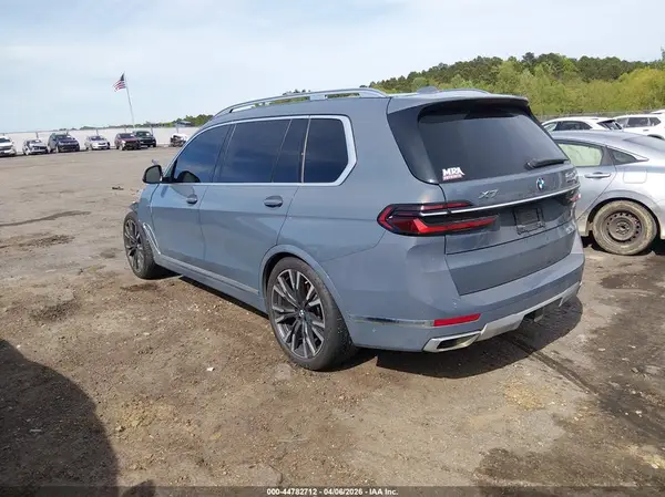5UX23EM07R9U83873 2024 BMW X7 - Image 2