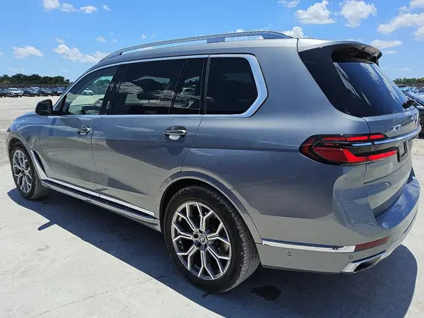 5UX23EM07R9V10389 2024 BMW X7 - Image 2