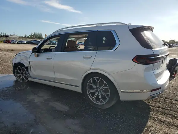 5UX23EM07S9W43157 2025 BMW X7 - Image 2