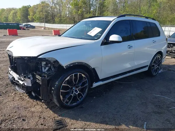 5UX23EM07S9W44955 2025 BMW X7 - Image 2