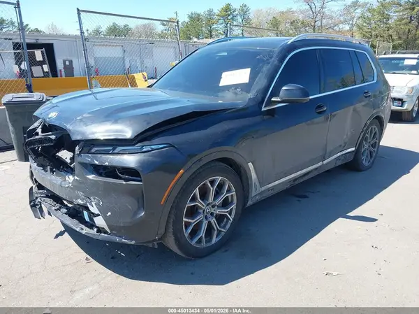 5UX23EM07S9W65594 2025 BMW X7 - Image 2