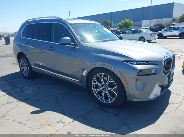 5UX23EM07S9X08847 2025 BMW X7 - Image 1