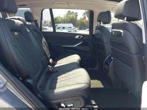 5UX23EM07S9X08847 2025 BMW X7 - Image 8