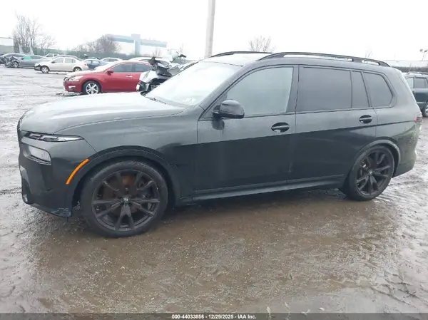 5UX23EM07S9X63640 2025 BMW X7 - Image 2