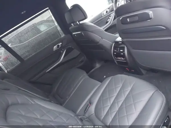 5UX23EM07S9X63640 2025 BMW X7 - Image 8