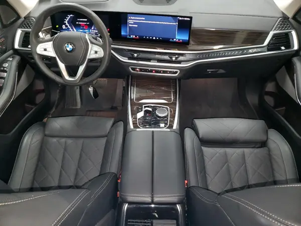 5UX23EM07S9X65548 2025 BMW X7 - Image 8