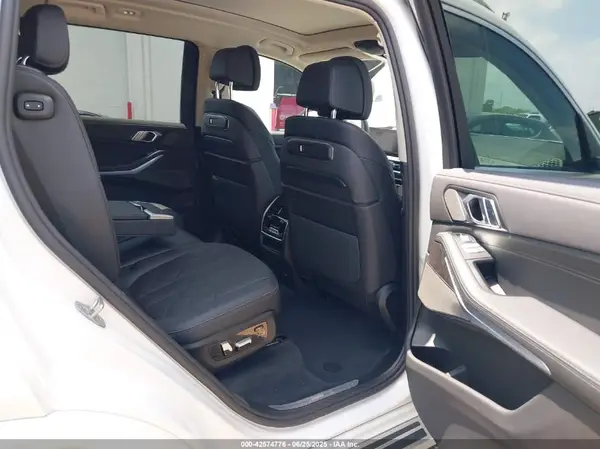 5UX23EM07S9Z48979 2025 BMW X7 - Image 8