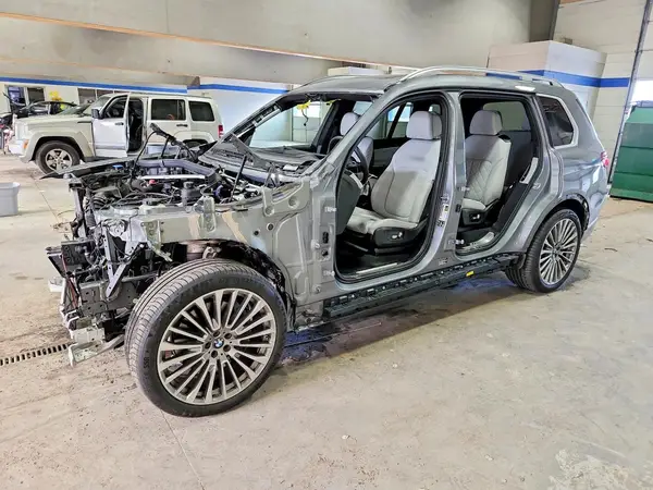 5UX23EM07S9Z89841 2025 BMW X7 - Image 1