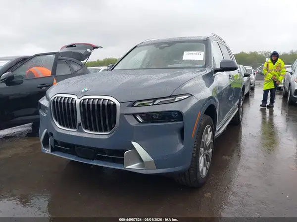 5UX23EM07T9120044 2026 BMW X7 - Image 2