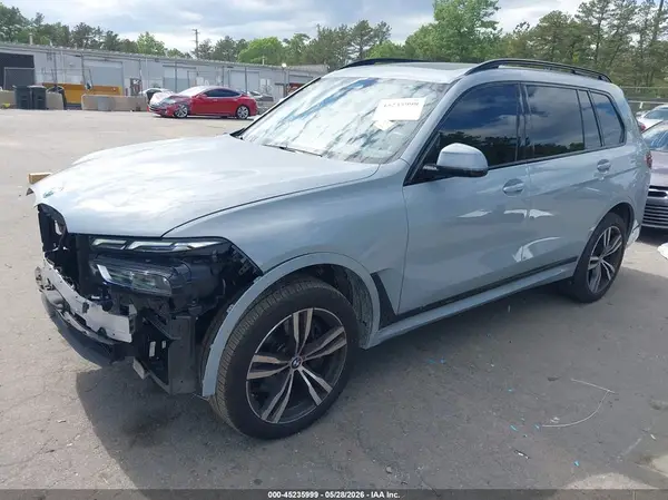 5UX23EM07T9123090 2026 BMW X7 - Image 2