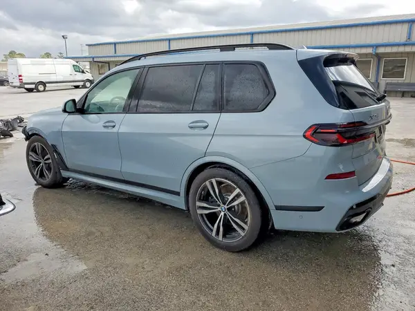 5UX23EM07T9137989 2026 BMW X7 - Image 2