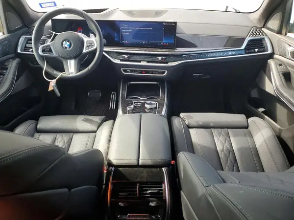 5UX23EM07T9137989 2026 BMW X7 - Image 8