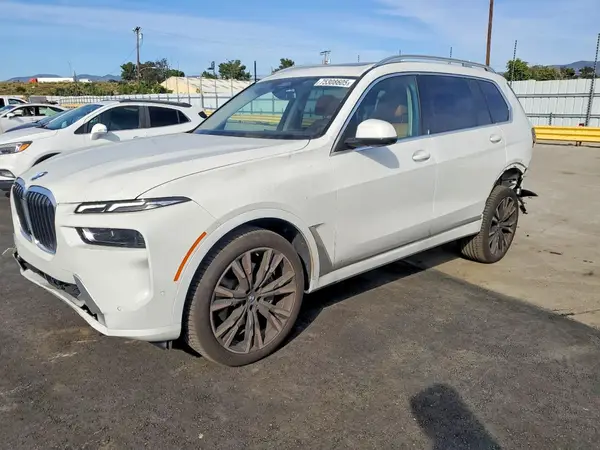 5UX23EM07T9160561 2026 BMW X7 - Image 1