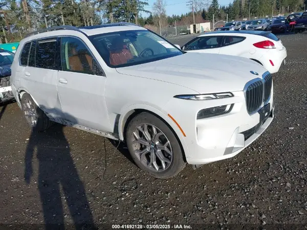 5UX23EM08P9N90606 2023 BMW X7 - Image 1