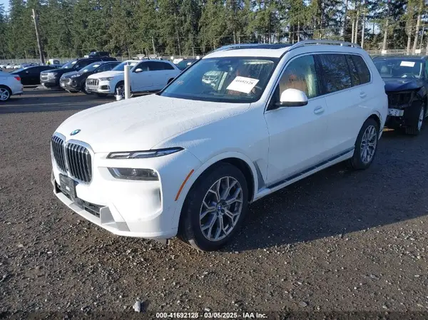 5UX23EM08P9N90606 2023 BMW X7 - Image 2