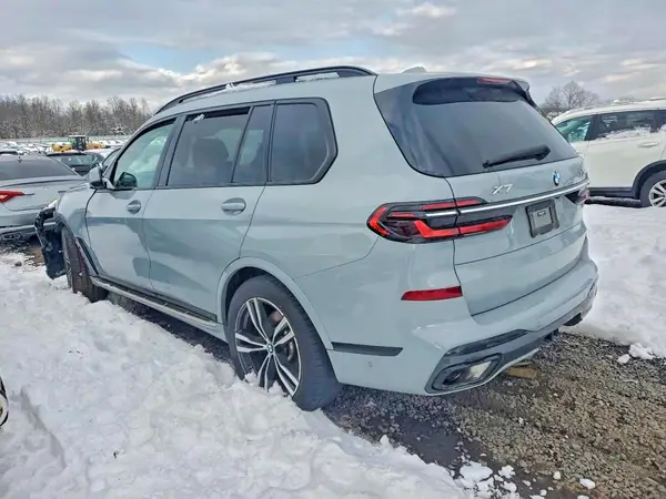 5UX23EM08P9P30735 2023 BMW X7 - Image 2