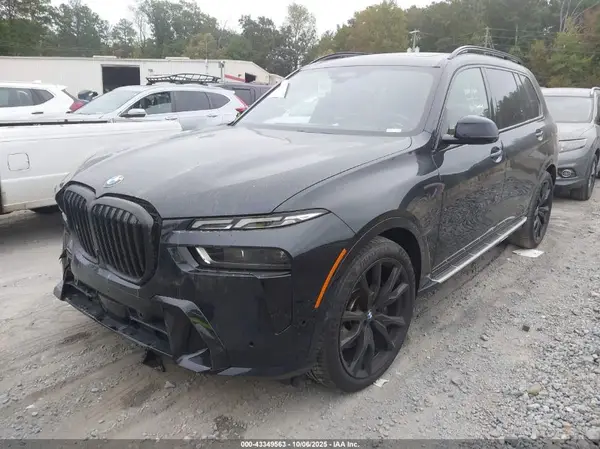 5UX23EM08P9P90076 2023 BMW X7 - Image 2