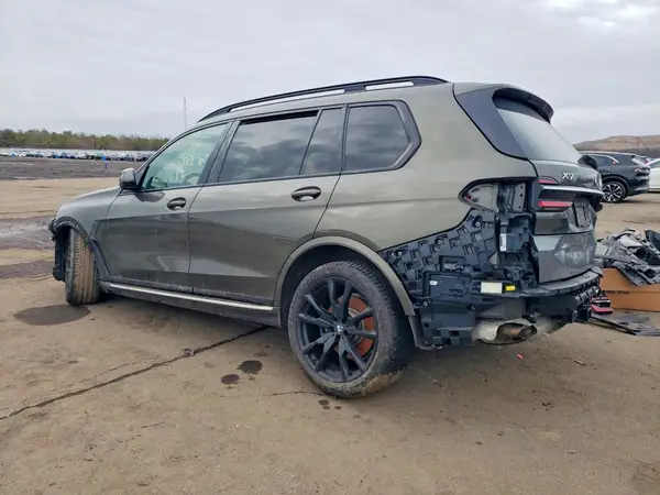 5UX23EM08P9P97044 2023 BMW X7 - Image 2
