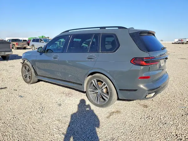5UX23EM08P9R18462 2023 BMW X7 - Image 2