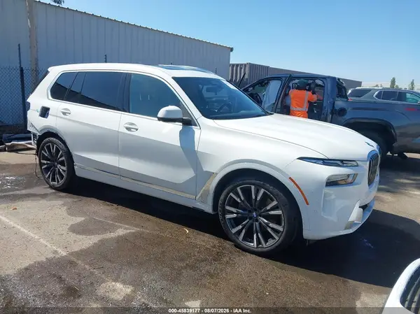 5UX23EM08P9R88558 2023 BMW X7 - Image 1