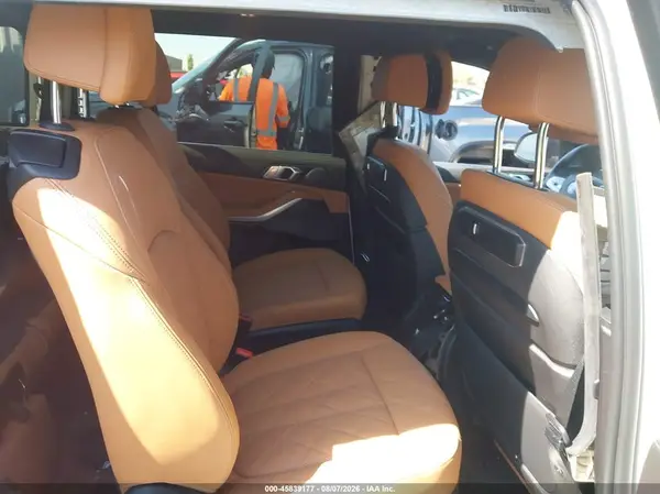 5UX23EM08P9R88558 2023 BMW X7 - Image 8