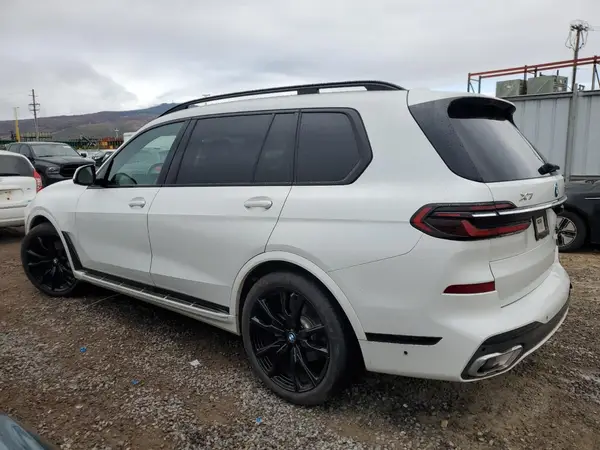 5UX23EM08P9S04024 2023 BMW X7 - Image 2