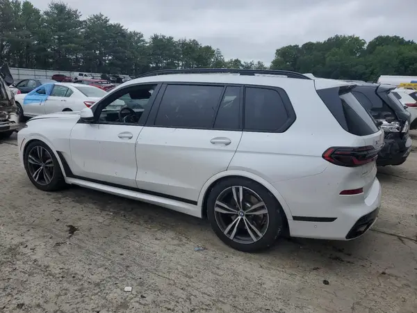 5UX23EM08R9S11767 2024 BMW X7 - Image 2