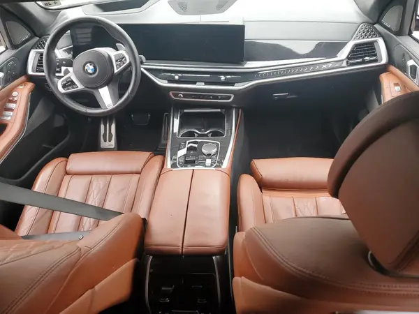 5UX23EM08R9S11767 2024 BMW X7 - Image 8
