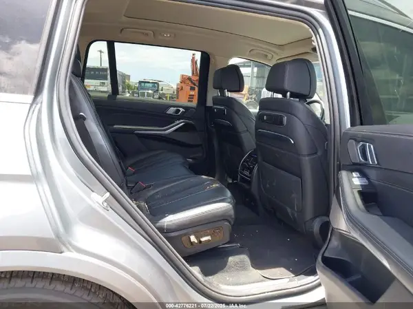 5UX23EM08R9S18024 2024 BMW X7 - Image 8