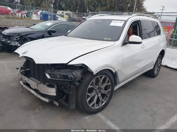 5UX23EM08R9S33333 2024 BMW X7 - Image 2