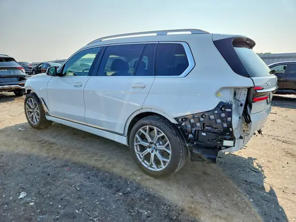 5UX23EM08R9S50083 2024 BMW X7 - Image 2