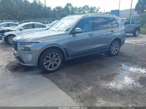 5UX23EM08R9T34887 2024 BMW X7 - Image 2