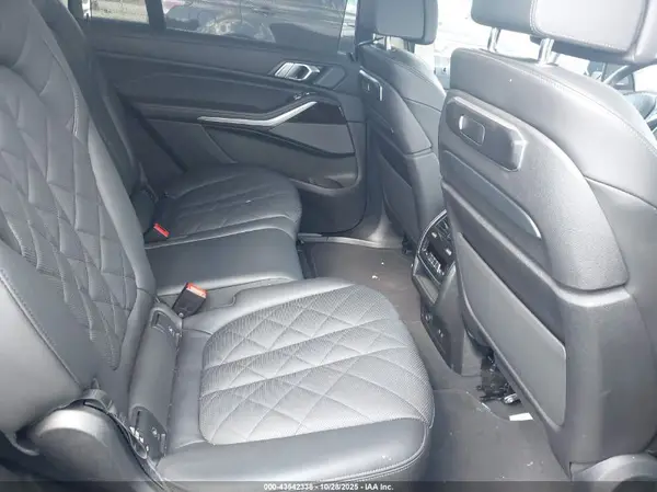 5UX23EM08R9T34887 2024 BMW X7 - Image 8